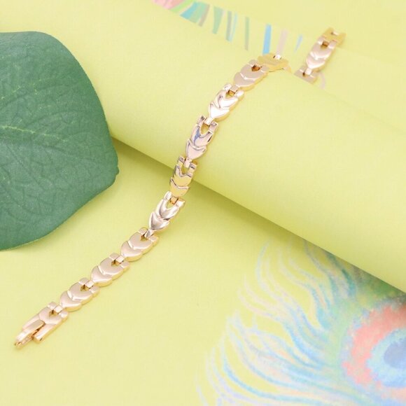 "Elegant Rose Gold Heart-Link Bracelet in Glossy Polished Finish, XPBL1091 - Picture 4 of 12